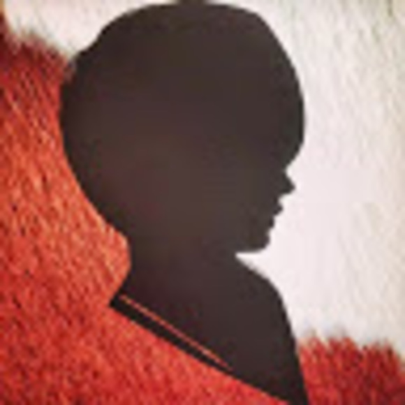 Meet your Posher, Gabrielle - Picture 1 of 1